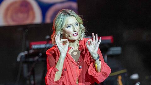 Die Weihnachtsfeiertage werden f&uuml;r Kabarettistin Monika Gruber zur Nervenprobe.