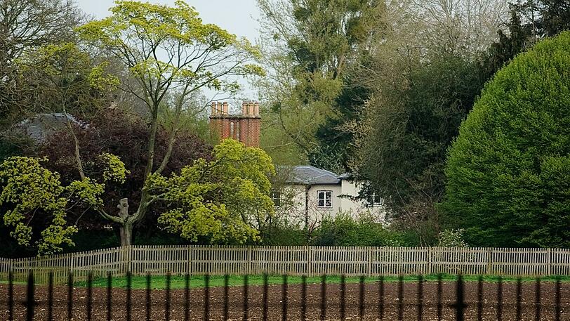 Umgeben von viel Natur und Ruhe: Hier im Frogmore Cottage, dem neuen Zuhause von Prinz Harry und seiner hochschwangeren Herzogin Meghan, soll die Geburt ihres erstes Babys stattfinden. Wann? Der Geburtstermin ist Ende April/Anfang Mai.