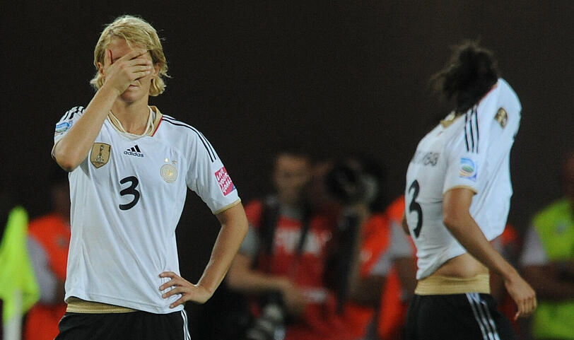 Tränen, Trauer und Fassungslosigkeit nach dem WM-Aus - und Zwanziger gibt den Tröster. Die Bilder