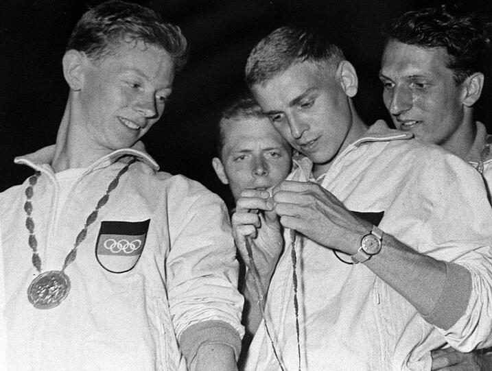 Sprinter Armin Hary in seiner Jugend (2. von rechts)