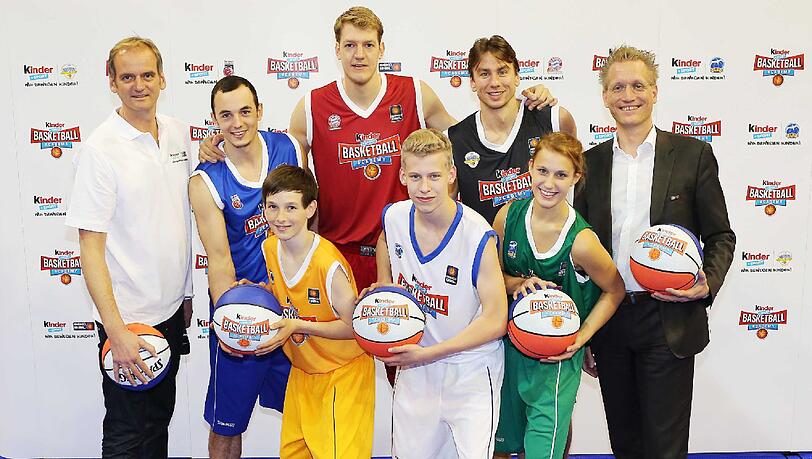 Bei der Präsentation der kinder+Sport Basketball Academy - ganz rechts auf dem Bild: BBL-Geschäftsführer Jan Pommer. Bei der Präsentation der kinder+Sport Basketball Academy - ganz rechts auf dem Bild: BBL-Geschäftsführer Jan Pommer.