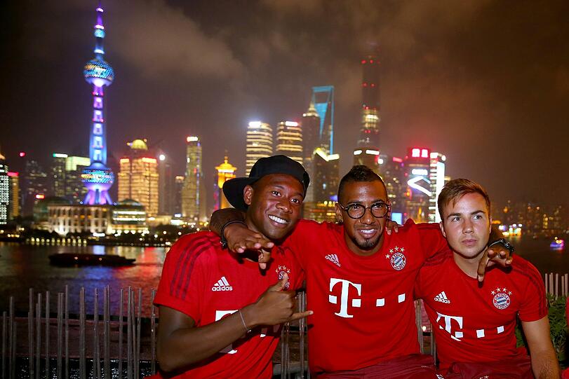Die Bayern-Stars haben Spaß - über den Dächern von Shanghai. Die Bilder der AUDI Night