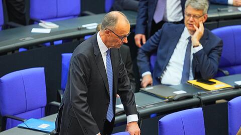 Schwere Schlappe für Friedrich Merz: Er wird wider Erwarten nicht im ersten Wahlgang zum Bundeskanzler gewählt.