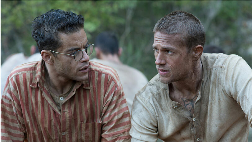 Zwischen Dega (Rami Malek) und Papillon (Charlie Hunnam) entwickelt sich eine tiefe Freundschaft.