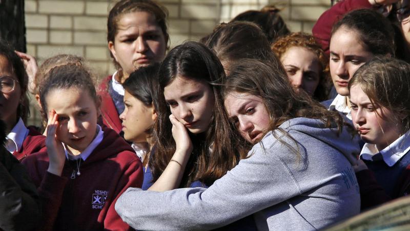 Der Gewalt der Worte folgt ganz leicht die Gewalt der Taten, wie der jüngste Anschlag auf eine Synagoge in Pittsburgh im US-Bundesstaat Pennsylvania zeigt. Der Gewalt der Worte folgt ganz leicht die Gewalt der Taten, wie der jüngste Anschlag auf eine Synagoge in Pittsburgh im US-Bundesstaat Pennsylvania zeigt.