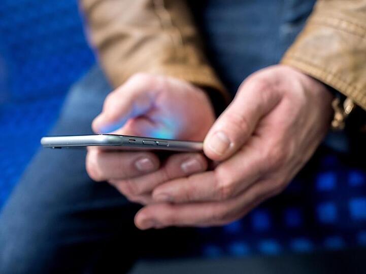 Die Versteigerung soll einen schnellen, flexiblen und bedarfsgerechten 5G-Rollout in Deutschland ermöglichen.