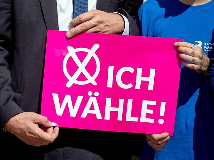 Bundesweit werden die Ergebnisse der Wahlen in Brandeburg und Sachsen mit Spannung erwartet.