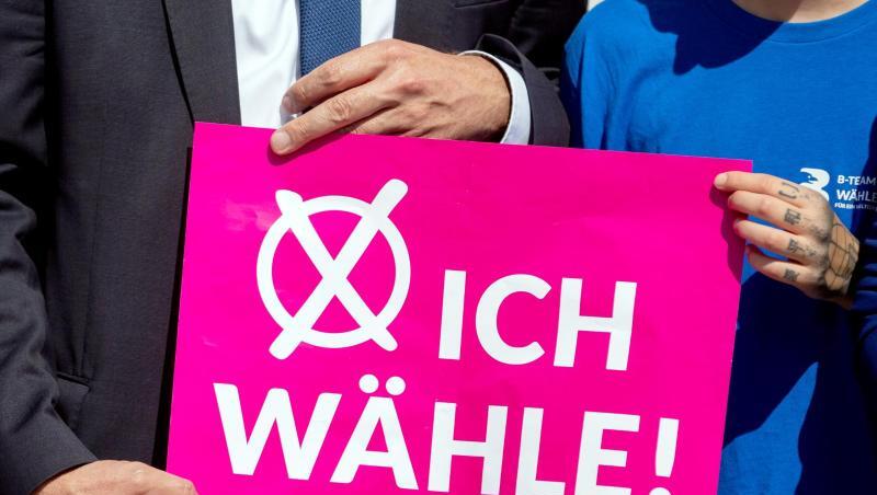 Bundesweit werden die Ergebnisse der Wahlen in Brandeburg und Sachsen mit Spannung erwartet. Bundesweit werden die Ergebnisse der Wahlen in Brandeburg und Sachsen mit Spannung erwartet.
