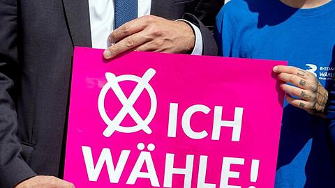 Bundesweit werden die Ergebnisse der Wahlen in Brandeburg und Sachsen mit Spannung erwartet.