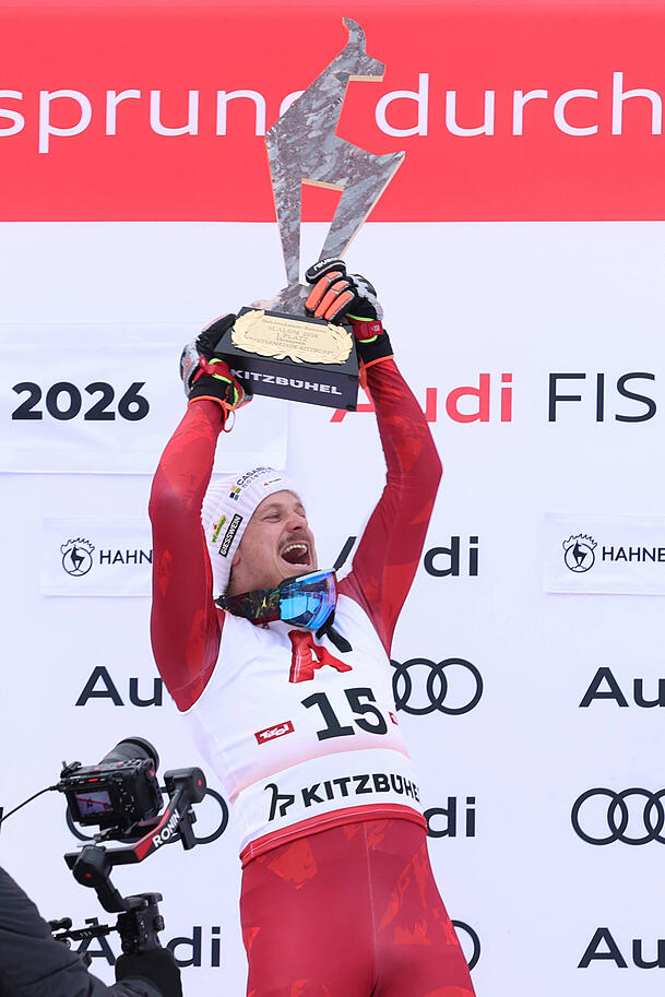 Da war die Sieger-Gams von Manuel Feller noch heil.