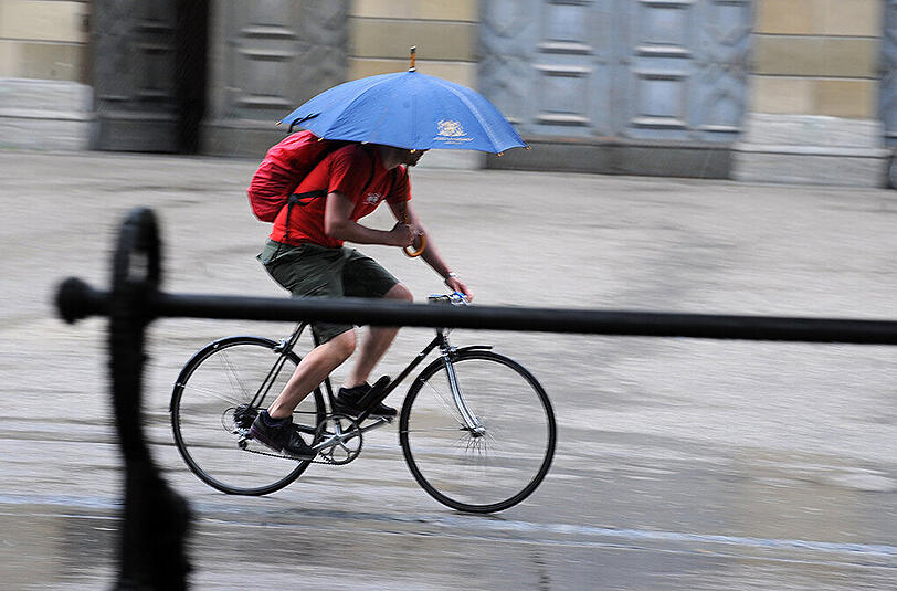 Aus dem Nichts kam der Regenguss. Der April hat München und Bayern am Mittwoch mit heftigen Gewittern überrascht.