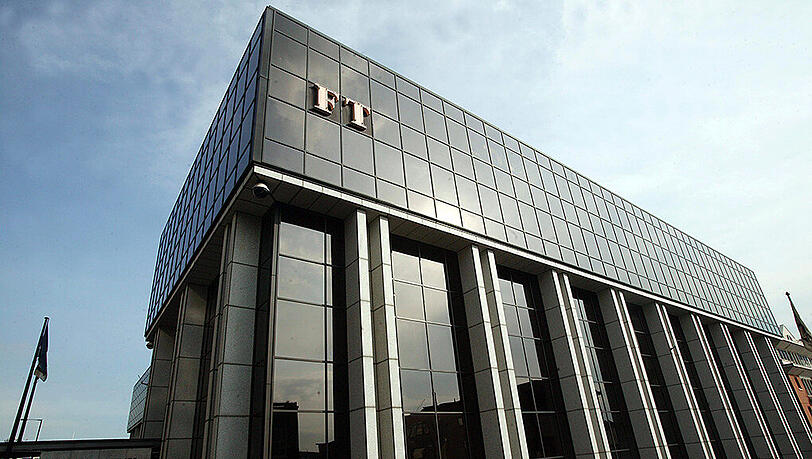 Der deutsche Medienriese Axel Springer hatte sich zuvor für die "Financial Times" interessiert. Nun schlägt die japanische Nikkei-Mediengruppe zu. Der deutsche Medienriese Axel Springer hatte sich zuvor für die "Financial Times" interessiert. Nun schlägt die japanische Nikkei-Mediengruppe zu.