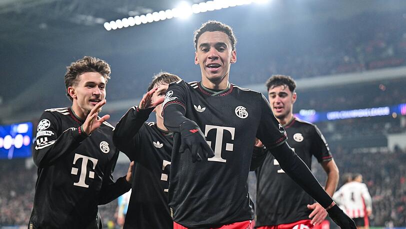 Jamal Musiala feierte gegen Eindhoven sein Startelf-Comeback und steuerte direkt einen Treffer bei. Jamal Musiala feierte gegen Eindhoven sein Startelf-Comeback und steuerte direkt einen Treffer bei.