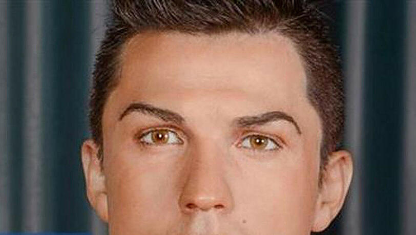 Cristiano Ronaldo sorgt sich um die Frisur seines Wachs-Doppelgängers Cristiano Ronaldo sorgt sich um die Frisur seines Wachs-Doppelgängers
