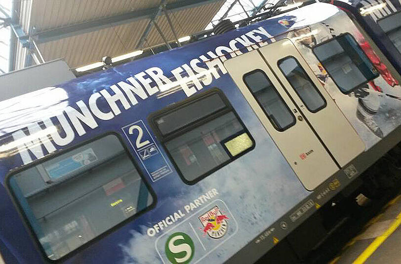 Fährt ab dieser Woche in München: Die Eis(hockey)-Bahn