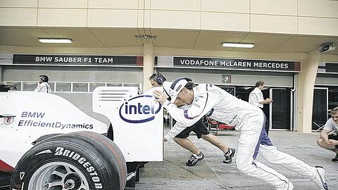 Robert Kubica hat zu seinem BMW derzeit eher eine unterkühlte Beziehung. Das Auto läuft nicht so, wie der Fahrer es gerne hätte.