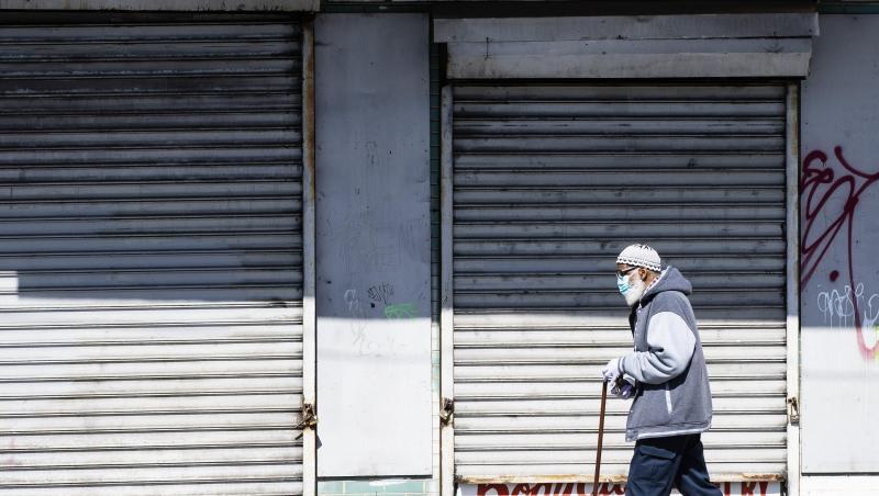 Unterwegs mit Mundschutz in Philadelphia: In den USA gibt es bislang 1,36 Millionen bestätigte Corona-Infektionen. Unterwegs mit Mundschutz in Philadelphia: In den USA gibt es bislang 1,36 Millionen bestätigte Corona-Infektionen.