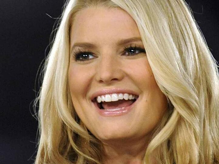 Jessica Simpson freut sich über ihre Neugeborene.
