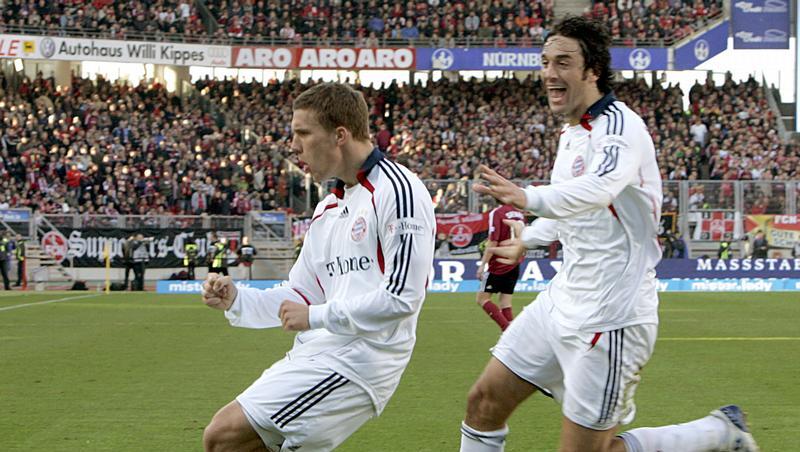 Podolski (l) jubelt über seinen Treffer zum 1:1-Endstand mit Kollegen Luca Toni. Podolski (l) jubelt über seinen Treffer zum 1:1-Endstand mit Kollegen Luca Toni.