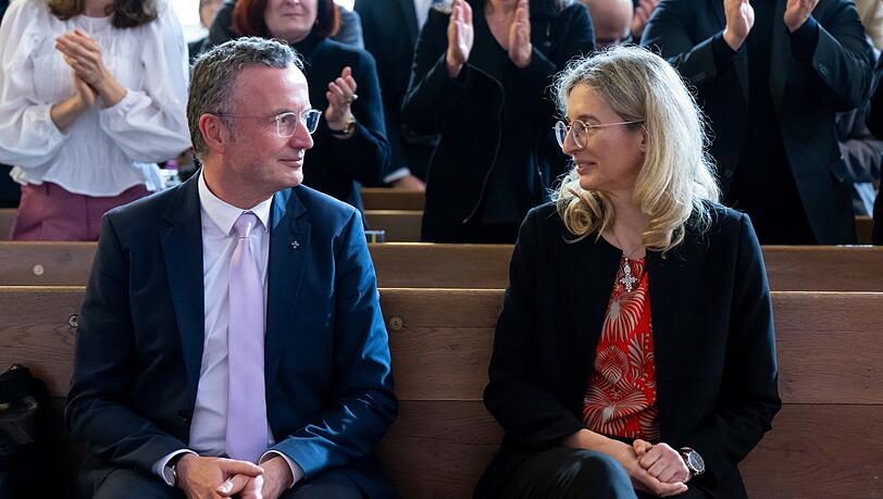Zwischen ihnen sollten die Synodalen zum Schluss wählen: Kopp und Lubomierski - doch keiner der beiden wird neuer Landesbischof.