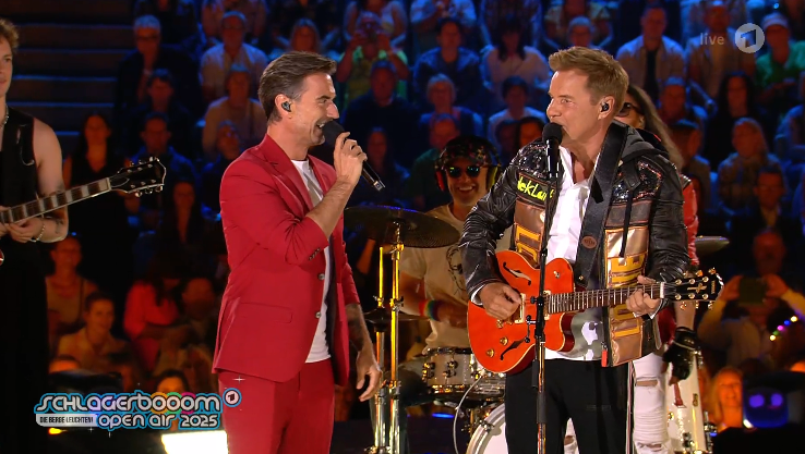 Dieter Bohlen sang gemeinsam mit Florian Silbereisen den Titel "You Can Get It If You Really Want". Dieter Bohlen sang gemeinsam mit Florian Silbereisen den Titel "You Can Get It If You Really Want".