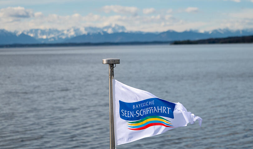 31 Schiffe verkehren auf den bayerischen Seen. 20 von ihnen sind elektrobetrieben. 31 Schiffe verkehren auf den bayerischen Seen. 20 von ihnen sind elektrobetrieben.