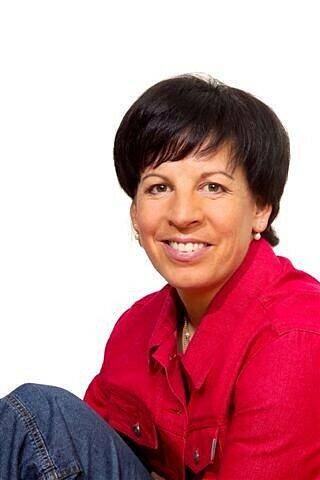Vreni Schneider: "Ich freue mich ungemein für Maria. Ihr fehlt nur noch eine Bronzemedaille, dann hat sie mit mir gleich gezogen. Ich gönne ihr, dass sie mich in der Bestenliste von Olympia überholt. Sie ist so eine starke Fahrerin und dabei so eine wunderbare Person geblieben, wer Skisport mag, muss ein Fan sein", sagt die Schweizerin, die bei Olympia dreimal Gold, einmal Silber und einmal Bronze gewann.