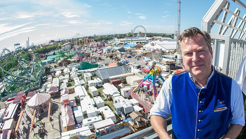 Münchens zweiter Bürgermeister und Wiesn-Chef Josef Schmid beim Wiesn-Rundgang. Münchens zweiter Bürgermeister und Wiesn-Chef Josef Schmid beim Wiesn-Rundgang.