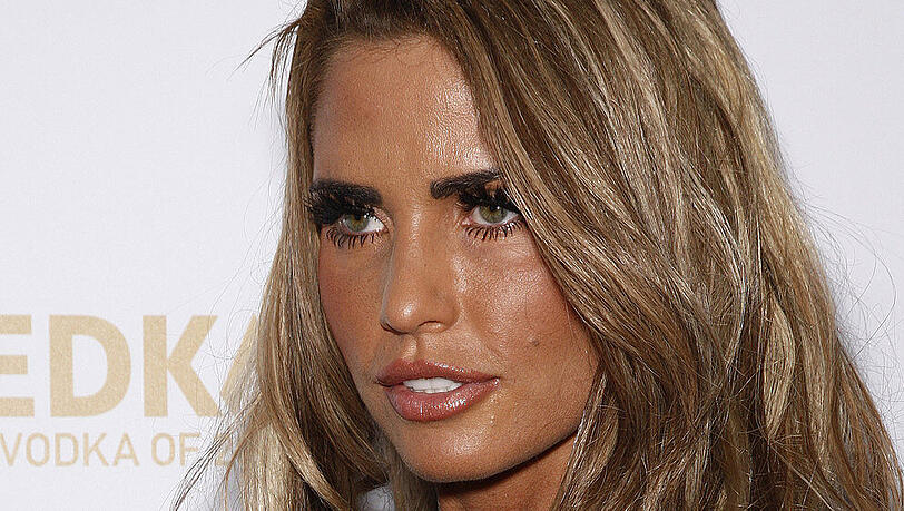 Katie Price muss sich derzeit mit viel Negativem auseinandersetzen. Katie Price muss sich derzeit mit viel Negativem auseinandersetzen.
