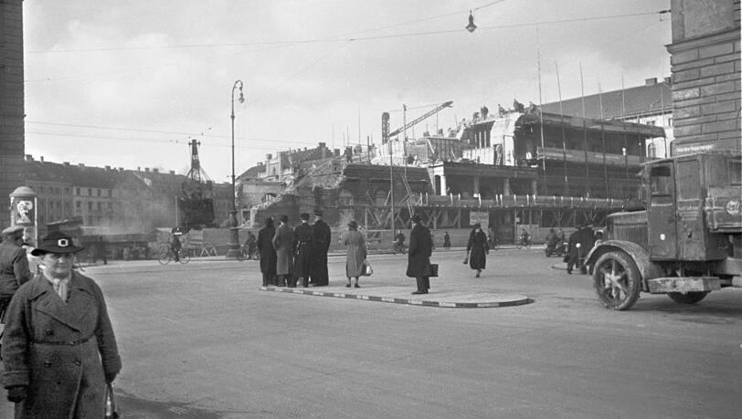 Abriss 1938: Vom Palais steht nur mehr ein trauriger Rest. Abriss 1938: Vom Palais steht nur mehr ein trauriger Rest.