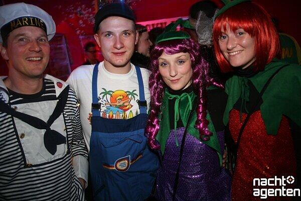 So heiß war der Fasching 2012 in den Münchner Clubs. Die Partybilder...