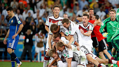 Geschafft! - Mario Götze erlöste die deutsche Nationalmannschaft, sorgte mit seinem Tor zum 1:0 gegen Argentinien für die Entscheidung.