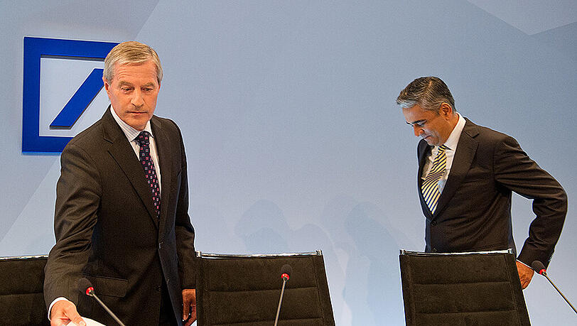 Jürgen Fitschen (l.) und Anshu Jain verlassen den Deutsche-Bank-Dampfer. Die Börse dankt’s ihnen: Die Aktie des Geldinstituts hat gestern stark zugelegt. Jürgen Fitschen (l.) und Anshu Jain verlassen den Deutsche-Bank-Dampfer. Die Börse dankt’s ihnen: Die Aktie des Geldinstituts hat gestern stark zugelegt.