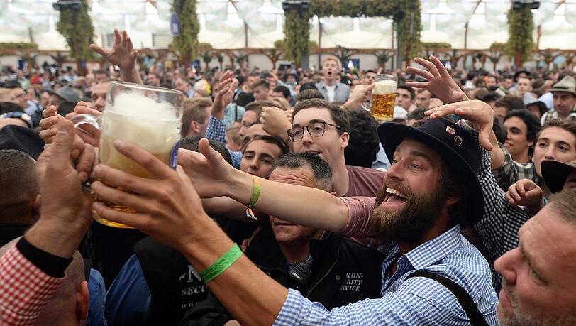 Beim Oktoberfest kommen Gäste aus aller Welt zusammen.