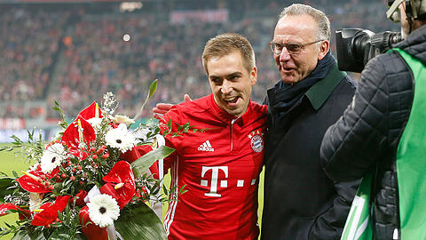 Gequältes Lächeln: Rummenigge und Lahm.