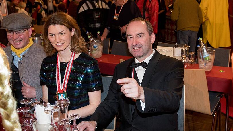 Hubert Aiwanger mit seiner Lebensgefährtin Tanja Schweiger.