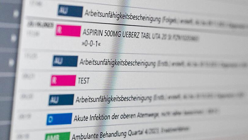 Die elektronische Patientenakte soll den fr&uuml;her &uuml;blichen Papierwust bei der Behandlung von Patienten &uuml;berfl&uuml;ssig machen. (Symbolbild)