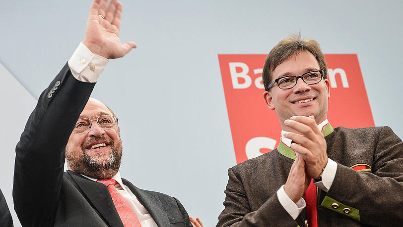 Martin Schulz (Kanzlerkandidat) mit Florian Pronold (Vorsitzender der BayernSPD). Martin Schulz (Kanzlerkandidat) mit Florian Pronold (Vorsitzender der BayernSPD).