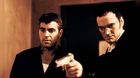 George Clooney (l.) und Quentin Tarantino als ungleiches Br&uuml;derpaar Seth und Richard Gecko in "From Dusk Till Dawn".