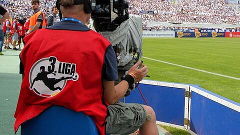 Das Bayerische Fernsehen zeigt wieder Livefußball aus der 3. Liga: KFC Uerdingen gegen TSV 1860. (Symbolbild)