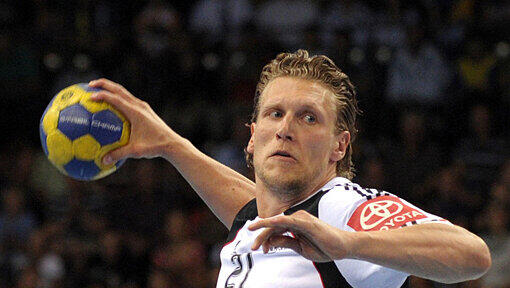 2007 wurde Lars Kaufmann zusammen mit der Handball-Nationalmannschaft Weltmeister beim "Wintermärchen" in Deutschland. 2007 wurde Lars Kaufmann zusammen mit der Handball-Nationalmannschaft Weltmeister beim "Wintermärchen" in Deutschland.