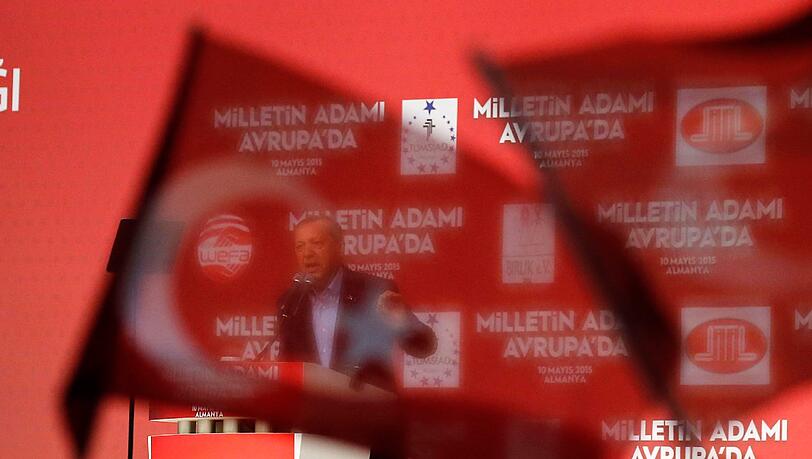 Der türkische Staatspräsident Recep Tayyip Erdogan bei einer Rede in Karlsruhe. Foto: Ronald Wittek/Archiv Der türkische Staatspräsident Recep Tayyip Erdogan bei einer Rede in Karlsruhe. Foto: Ronald Wittek/Archiv