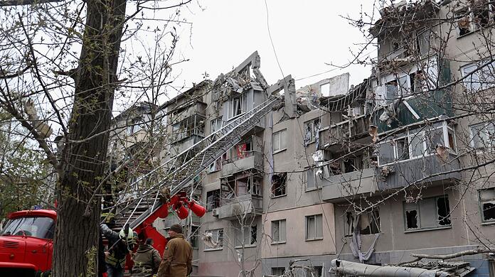 Bei einem russischen Angriff in Slowjansk gibt es mehrere Tote und Verletzte.