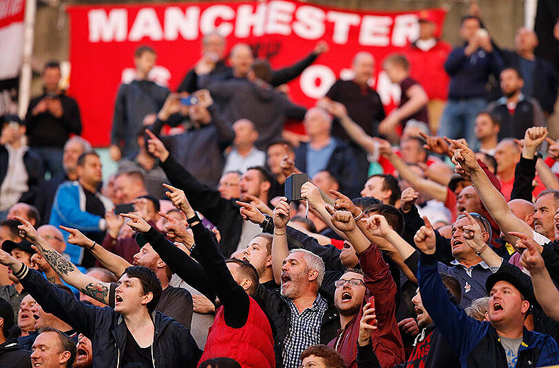Die Fans von Manchester United wollen sich mit einer Protestaktion gegen die teuren Eintrittskarten in der Europa League wehren.