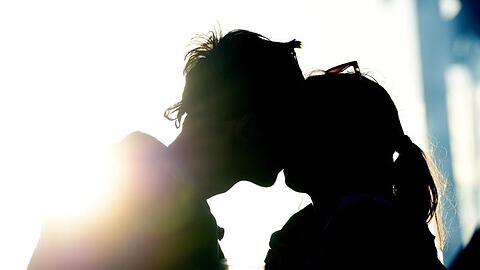 In den vergangenen zehn Jahren sei die Zahl der Meldungen von Opfern und Angehörigen durch "Loverboys" gestiegen. Symbolbild: Alexander Körner
