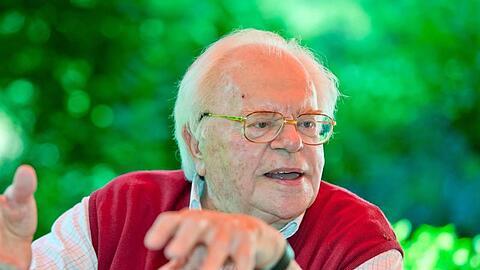 Hermann Glaser, ehemaliger Kulturdezernent in Nürnberg und Leiter des Kulturausschusses des Deutschen Städtetages. Foto: Daniel Karmann/Archiv