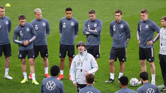Fordert von der Mannschaft gegen Nordmazedonien voll Konzentration: Bundestrainer Joachim Löw.