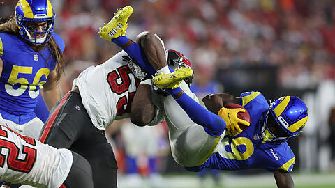 Eben noch in Florida, bald schon in München: Die NFL-Spieler der Tampa Bay Buccaneers (weiß-rot).