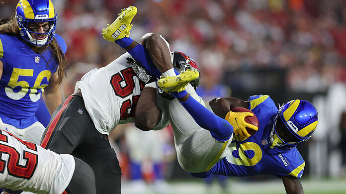 Eben noch in Florida, bald schon in München: Die NFL-Spieler der Tampa Bay Buccaneers (weiß-rot).