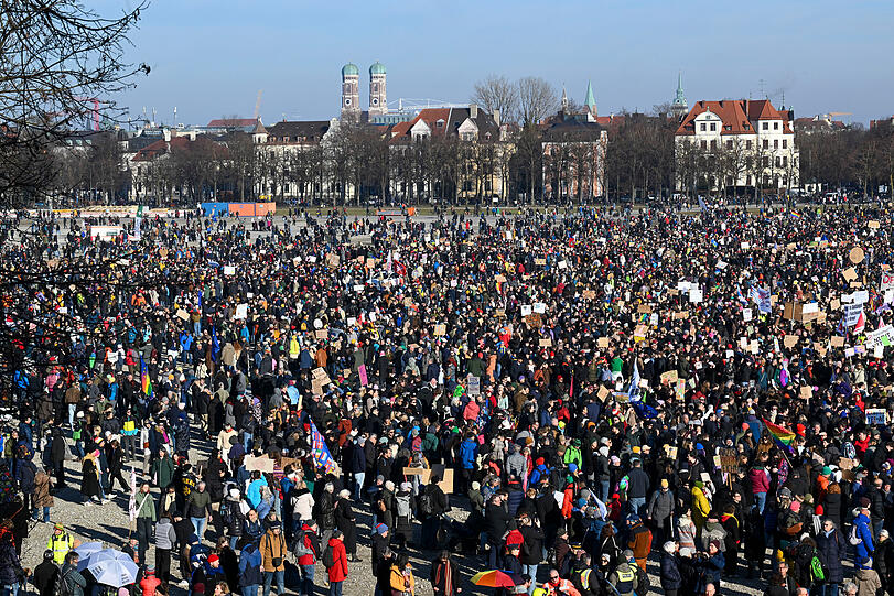 Demonstranten so weit das Auge reicht. 250.000 sollen es in der Spitze gewesen sein.